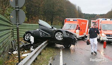 Audi_R8_crash_3w.jpg