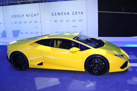 2015-Lamborghini-Huracan-side.jpg