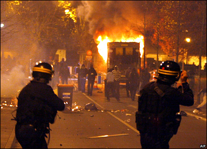 paris+riots2.jpg