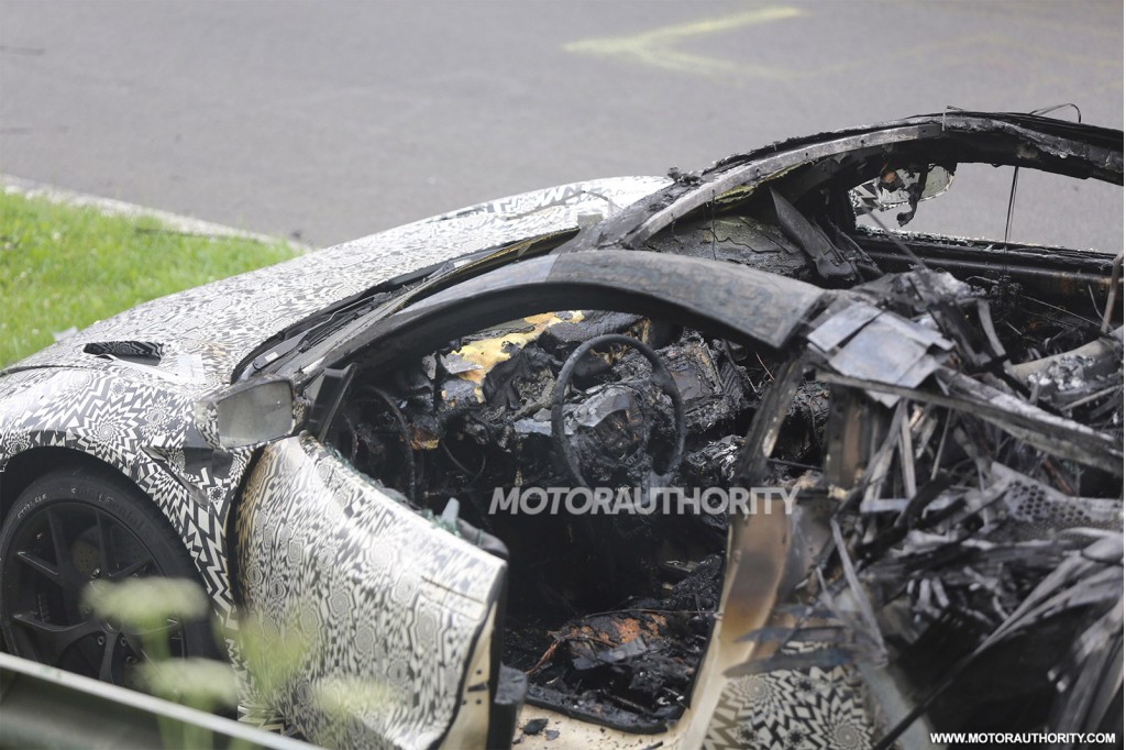 wreckage-of-a-2016-acura-nsx-prototype-that-caught-fire_100473912_l.jpg