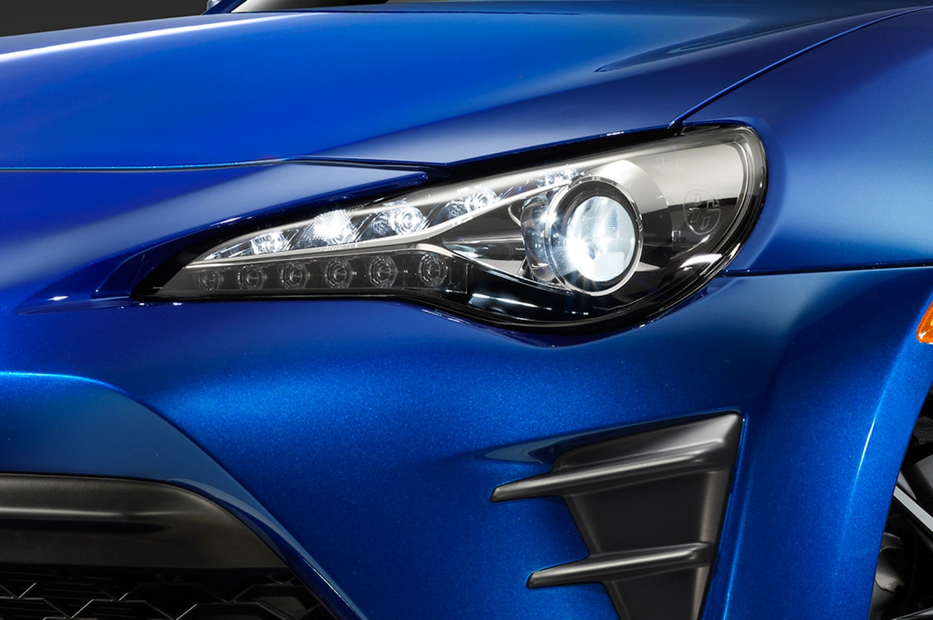 2017-Toyota-86-LED-headlamps.jpg