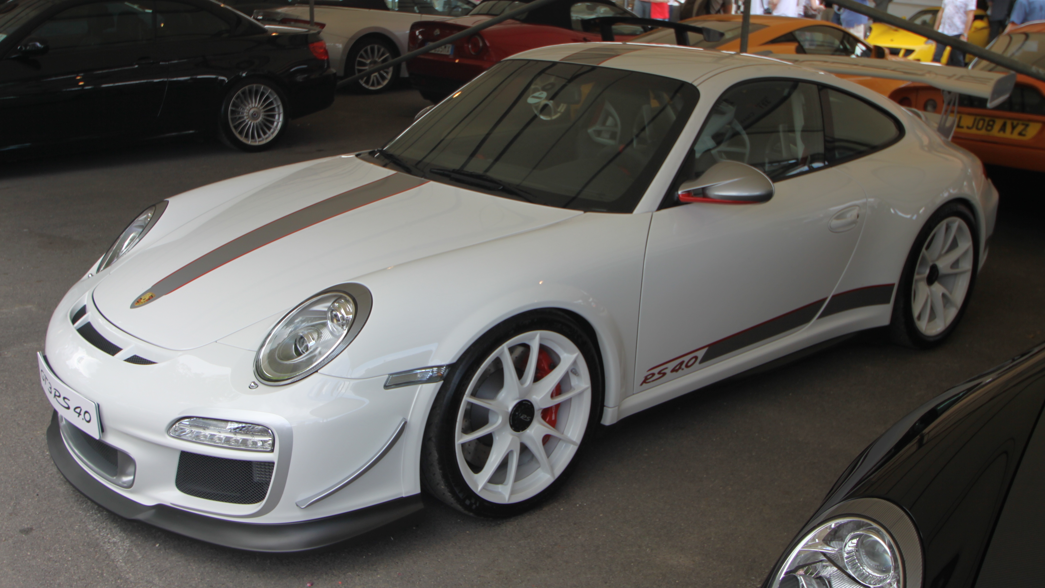 2011_White_Porsche_997_GT3_RS_4.0_Goodwood_FoS.jpg