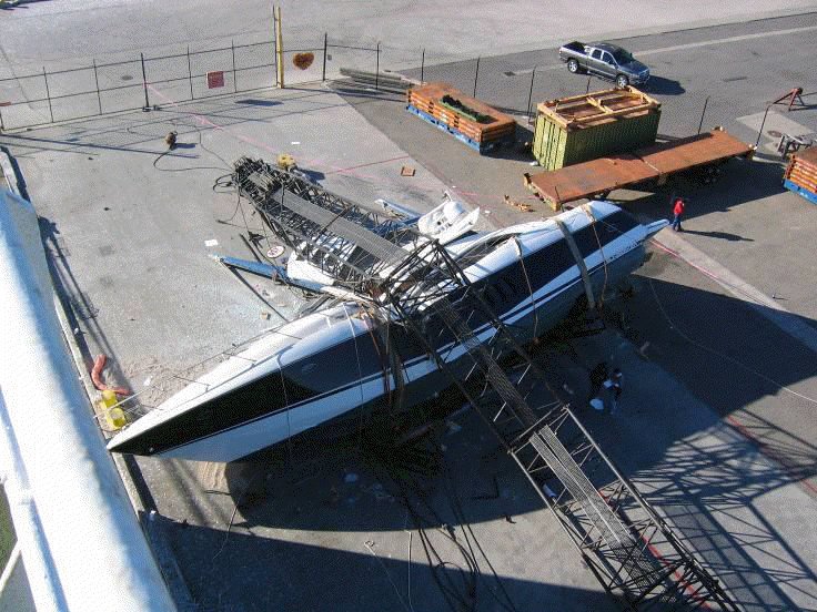 disaster2007.crane-yacht10.GIF