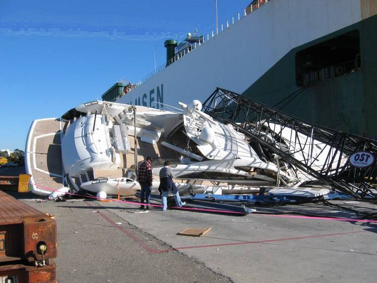 disaster2007.crane-yacht14.GIF