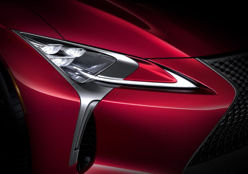 2017-Lexus-LC-500-coupe-LED-headlight.jpg