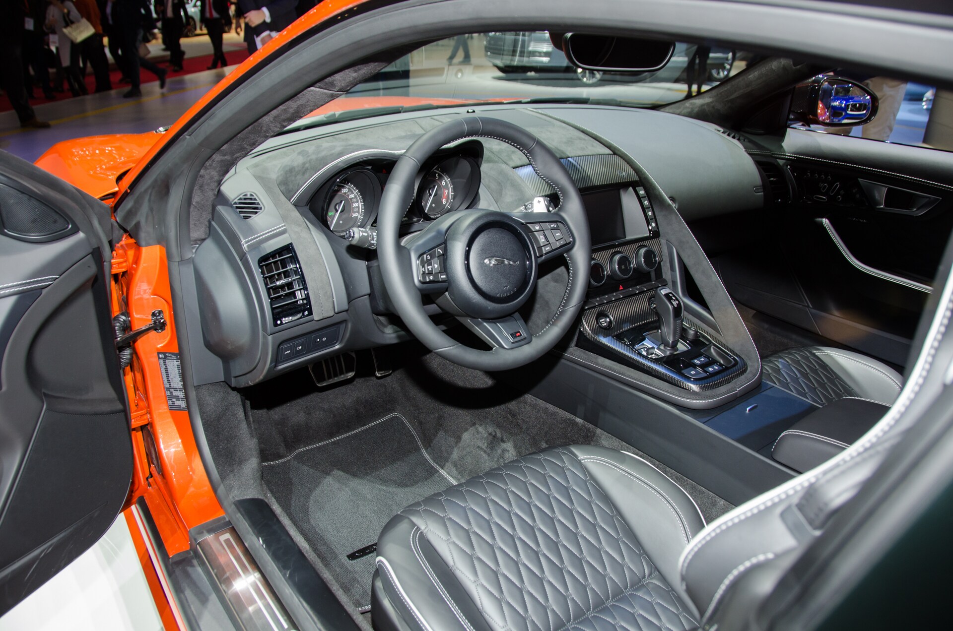 2017-Jaguar-F-Type-SVR-interior.jpg