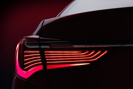 2018-Acura-RLX-Sport-Hybrid-tail-light.jpg