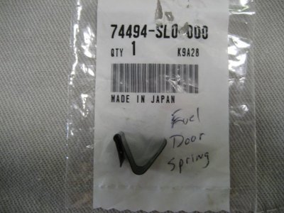 2010-06 NSX Fuel Door Spring 002.jpg
