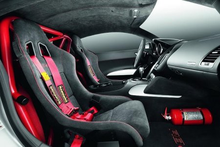 2011-Audi-R8-GT-Seats-View.jpg