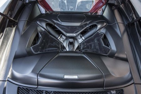 2017-Acura-NSX-engine.jpg