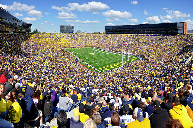 640px-Michigan_Stadium_2011.jpg