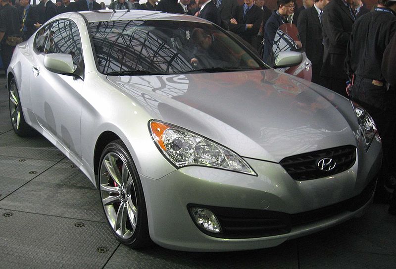 800px-2010_Hyundai_Genesis_coupe_NY.jpg